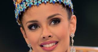 បវរកញ្ញាឯកពិ​ភពលោក​ ២០១៣ Megan Young