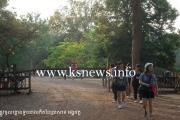 ច្រកចូលខ្លោងទ្វារខាងកើតនៃប្រាសាទអង្គរវត្ត