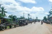 ពលរដ្ឋដែលមកទទួលចំណាំងផ្លាត
